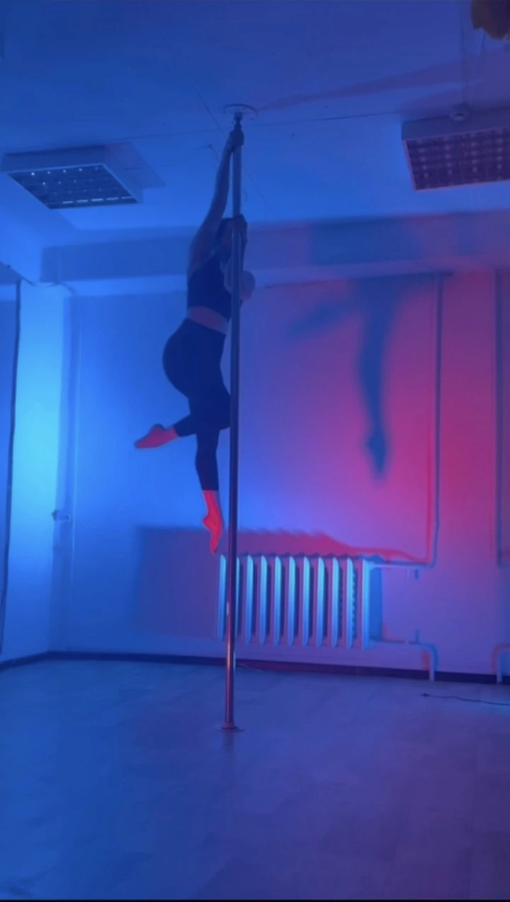 Студия Pole dance и воздушной акробатики "Вива"