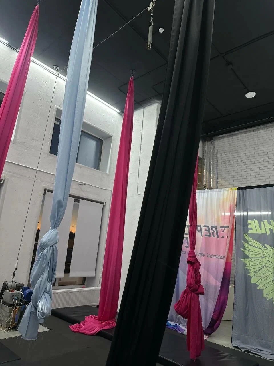 Мастер-класс по воздушным полотнам и растяжке