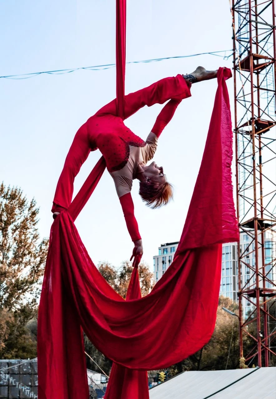 Мастер-класс по воздушным полотнам и растяжке