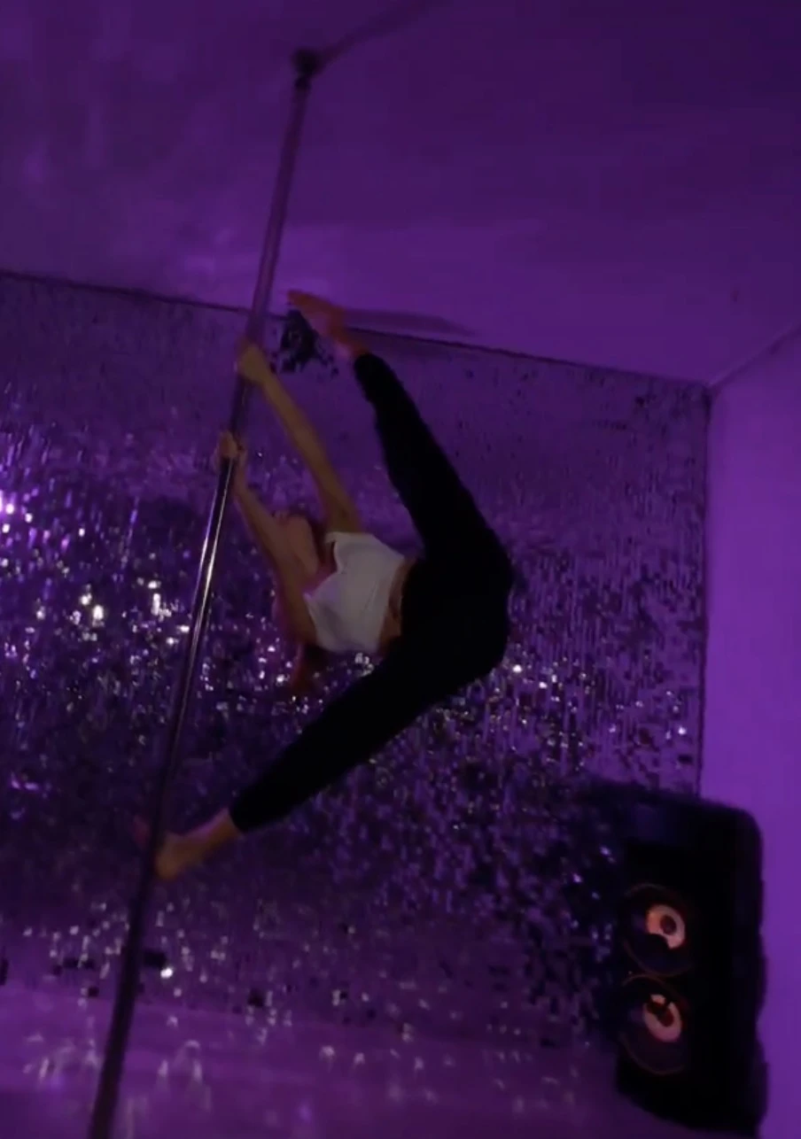 Мастер-классы по спортивному пилону и воздушному кольцу (5 и 6 января)